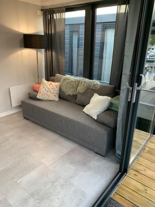 Апартаменти Unique New Houseboat Moored 4 Цвартслуіс Екстер'єр фото