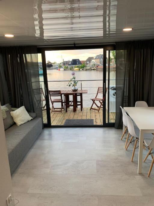 Апартаменти Unique New Houseboat Moored 4 Цвартслуіс Екстер'єр фото
