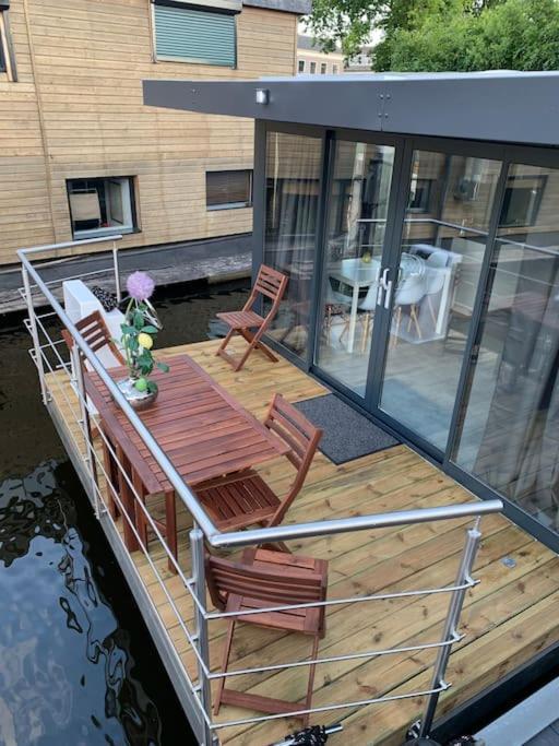 Апартаменти Unique New Houseboat Moored 4 Цвартслуіс Екстер'єр фото