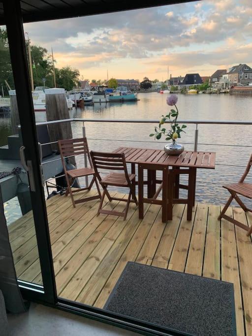 Апартаменти Unique New Houseboat Moored 4 Цвартслуіс Екстер'єр фото
